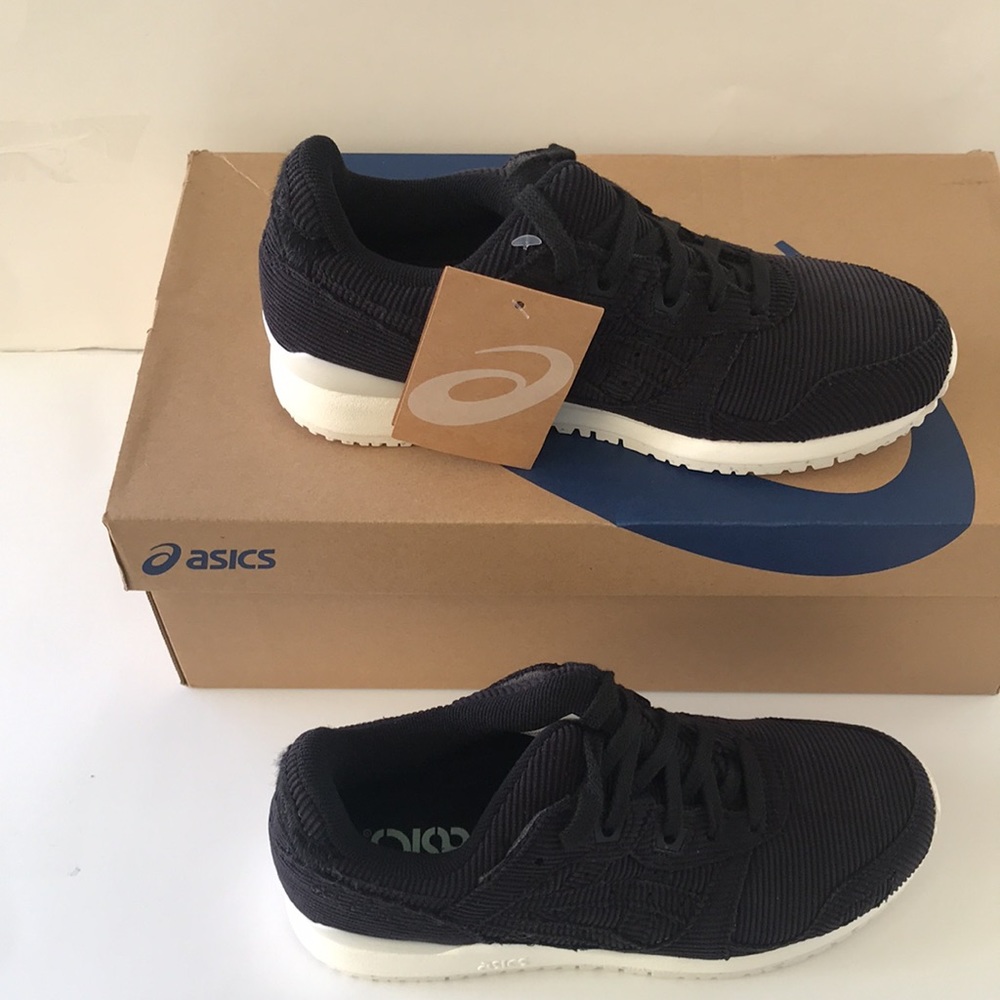 Asics Women's Lyte Classic Sneaker Size 7 Black/ White - Picture 11 of 13